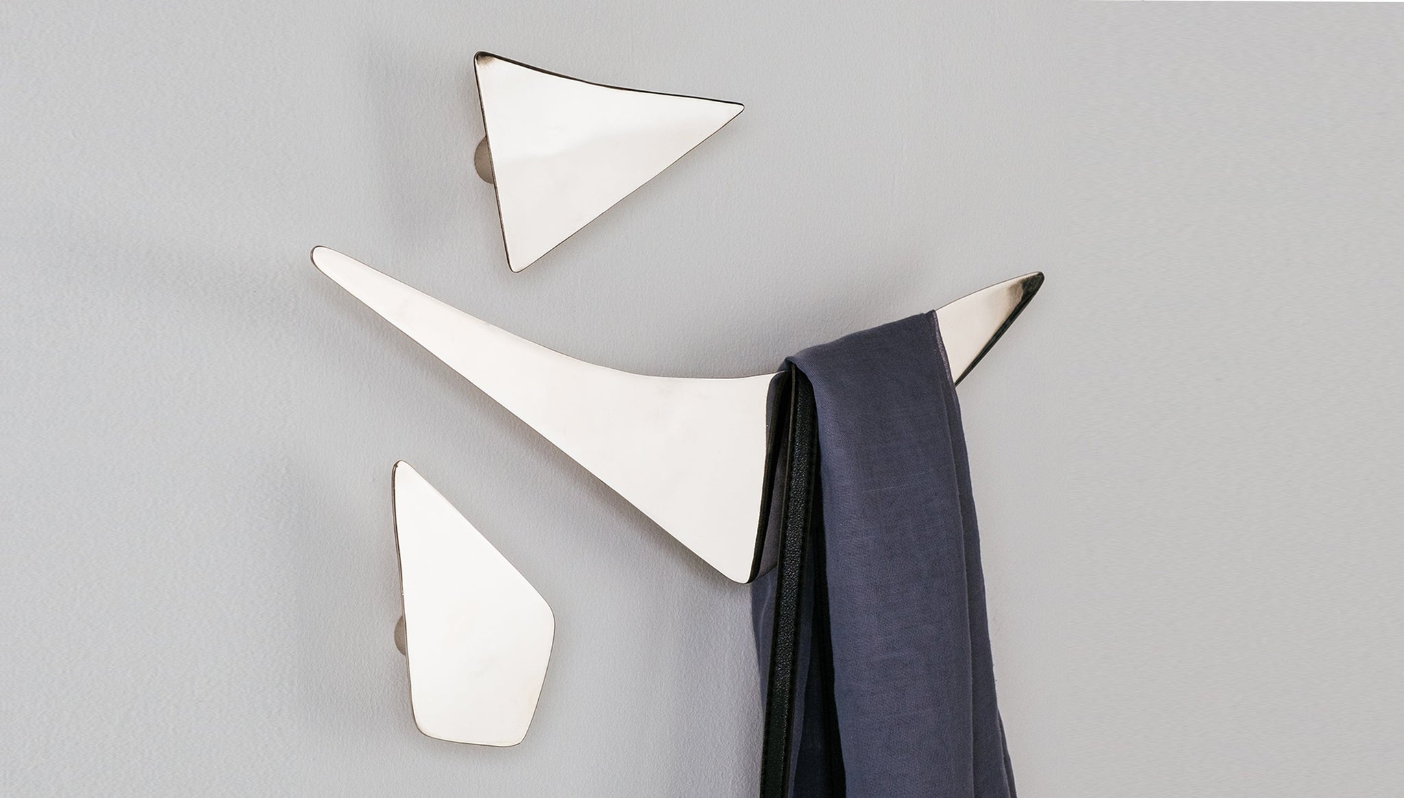 reddie-raw lounge chair 33.6W x 39.5*cm (group of 3) / Metal~Stainless Steel Suka Drops