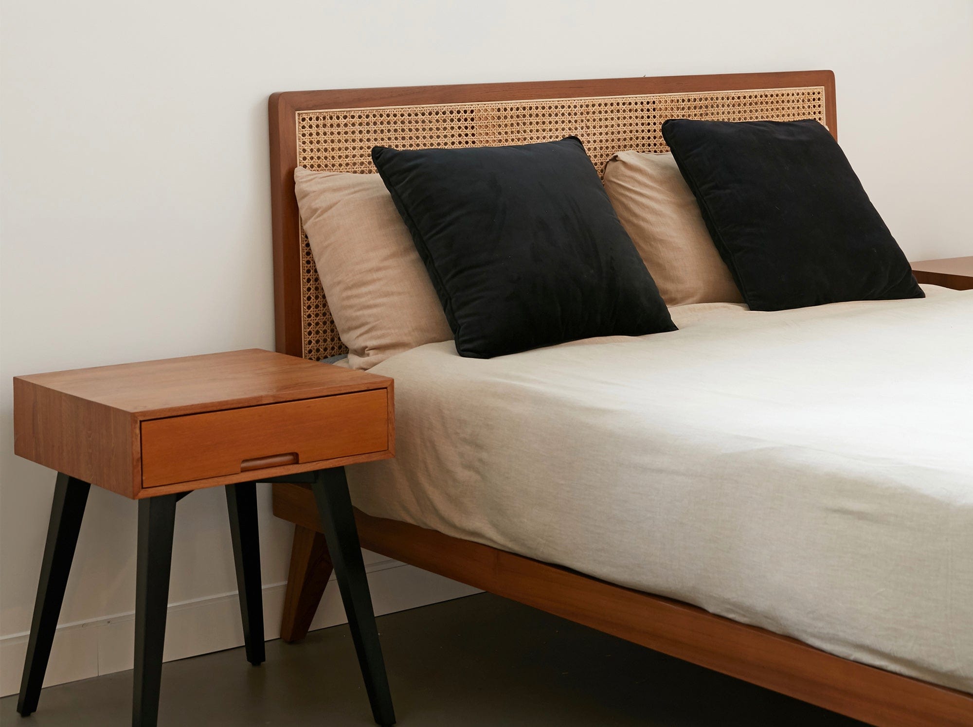 reddie-raw beds Vinny Rattan Bed