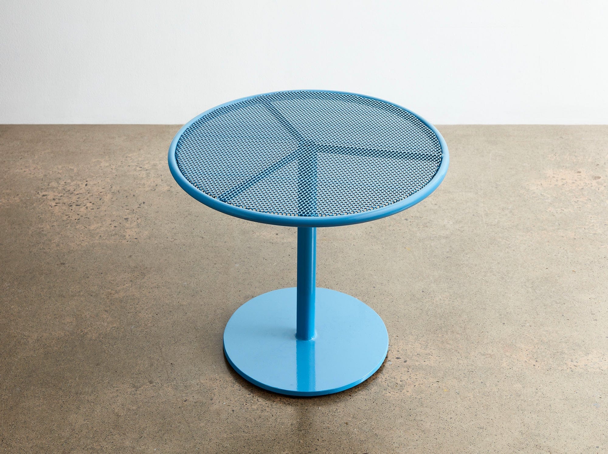 reddie-raw outdoor coffee table Bob Outdoor Pedestal Coffee Table Metal